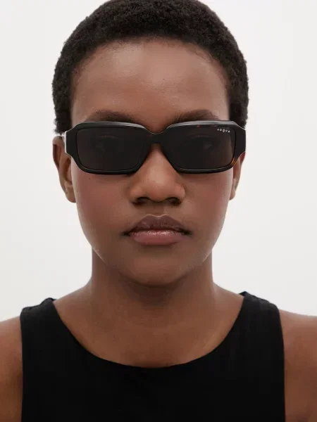VOGUE Eyewear Napszemüveg / umbra barna