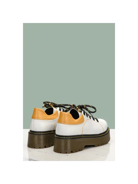 Полуботинки Estro белые