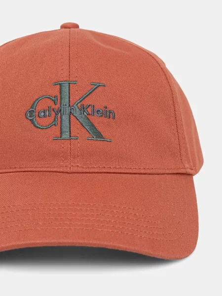Calvin Klein kapa s šiltom oranžna