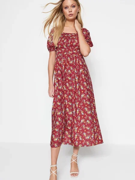 Midi obleka Trendyol s cvetličnim vzorcem rdeča