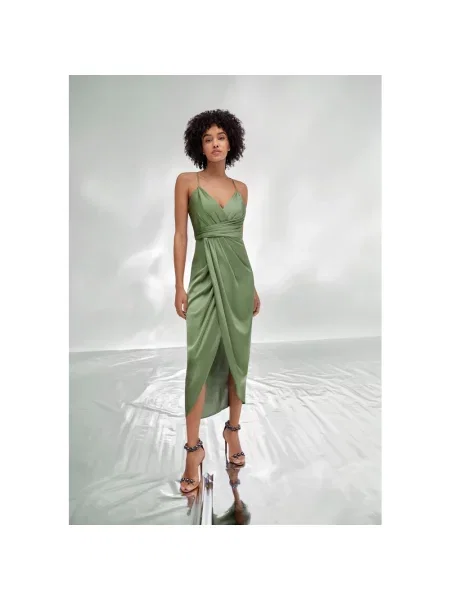 Sukienka wieczorowa w stylu kopertowym Vera Mont zielona