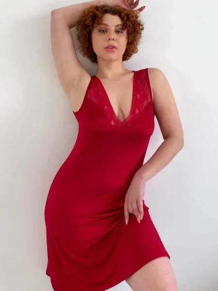 Короткая ночнушка червона