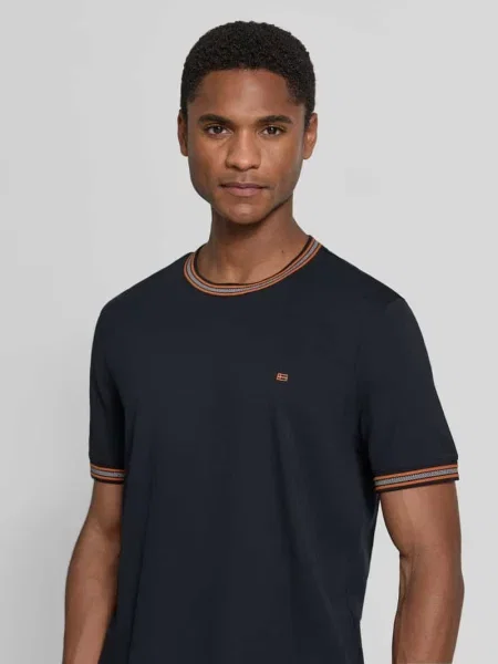 T-shirt w kroju regular fit z haftowanym logo Christian Berg Men granatowa