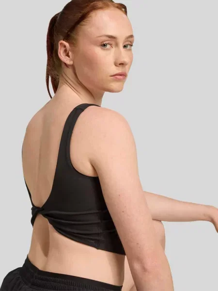 Krótki top sportowy Adidas z nadrukiem czarny