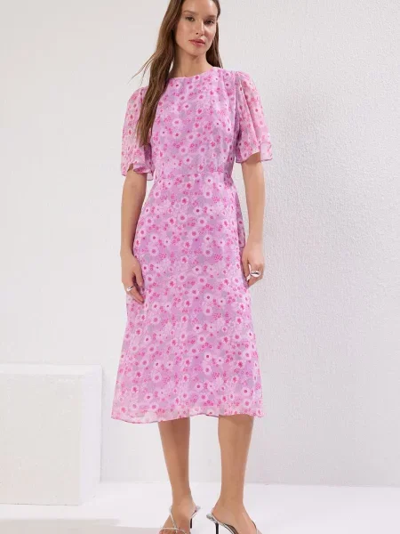 Midi obleka Trendyol roza