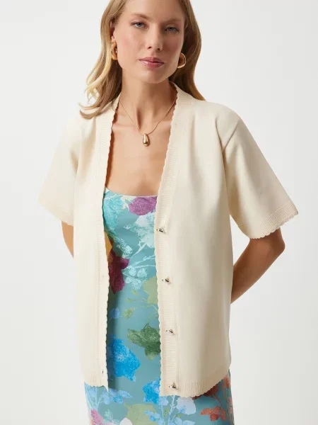 Happiness İstanbul Geacă tricotată crem