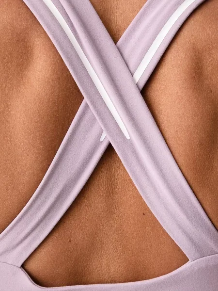 Under Armour топ для йоги Meridian Contour