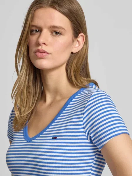 T-shirt o kroju slim fit z mieszanki bawełny Tommy Jeans niebieska