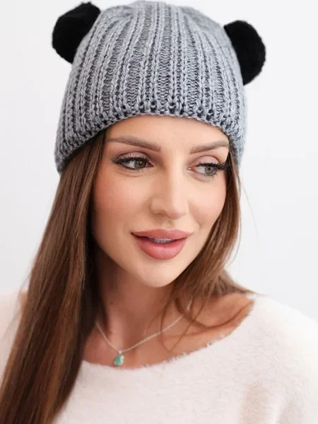 Căciulă Kesi cu pompoane negru