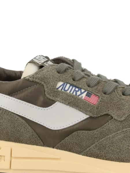 Sneakerși Autry din piele de căprioară verde