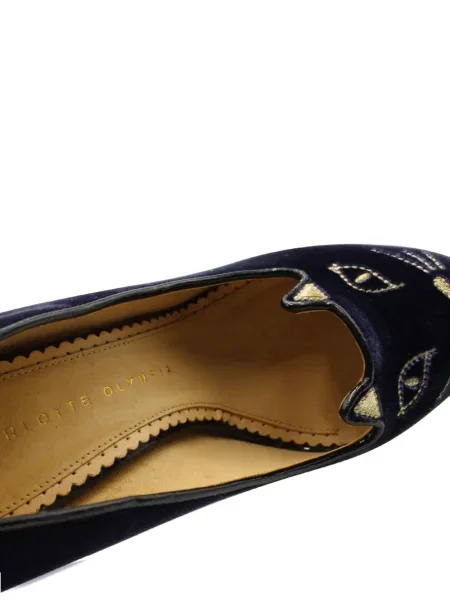 Кадифени полуотворени обувки Charlotte Olympia синьо