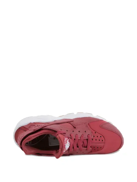 Бягане маратонки Nike Air Huarache червено
