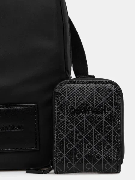 Calvin Klein Válltáska fekete