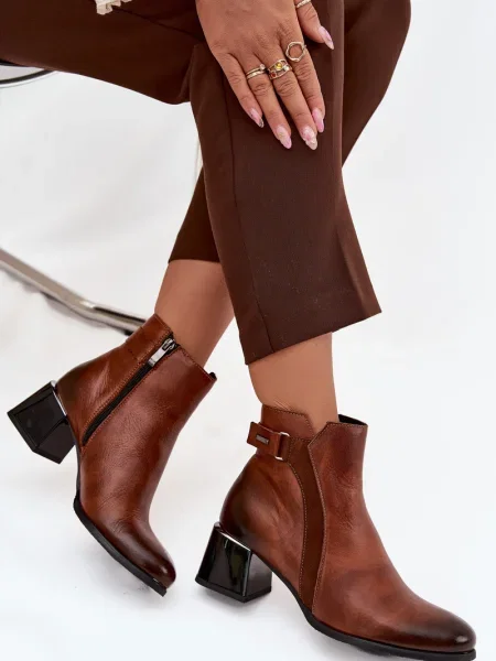 Usnjene gležnjarji Zazoo bela