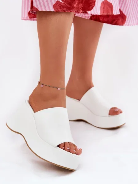 Usnjene copati Boto s platformo bela