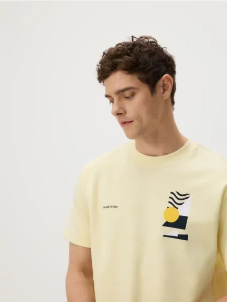 Футболка Reserved с принтом желтая