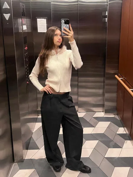 Bershka Kardigan Z Dzianiny Z Zamkiem Błyskawicznym I Kapturem Z Efektem Futra Kobieta M Kremowy