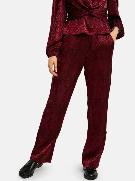 Liberte Essentiel Pantaloni LALA bordeaux roșu