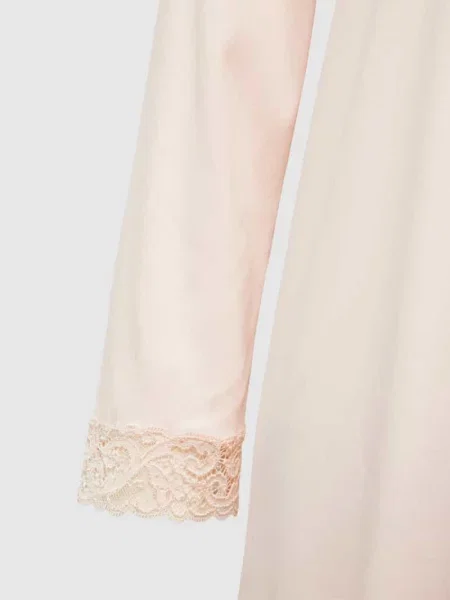 Koszula nocna obszyta koronką Hanro różowa