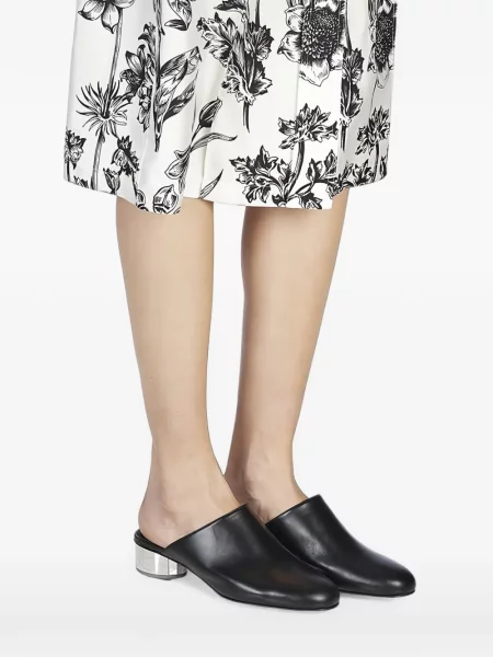 Papuci tip mules Ferragamo din piele negru
