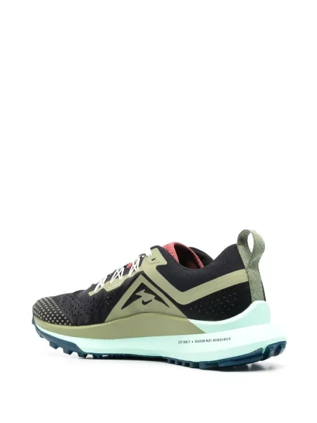 Top Nike crna