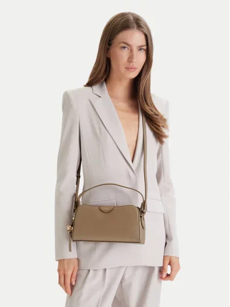 Torbica Calvin Klein Emblem Trio Top Handle Camera Ba bež