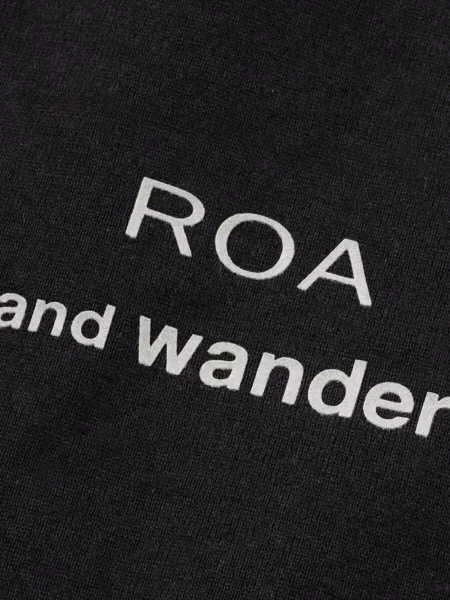 Tricou And Wander negru