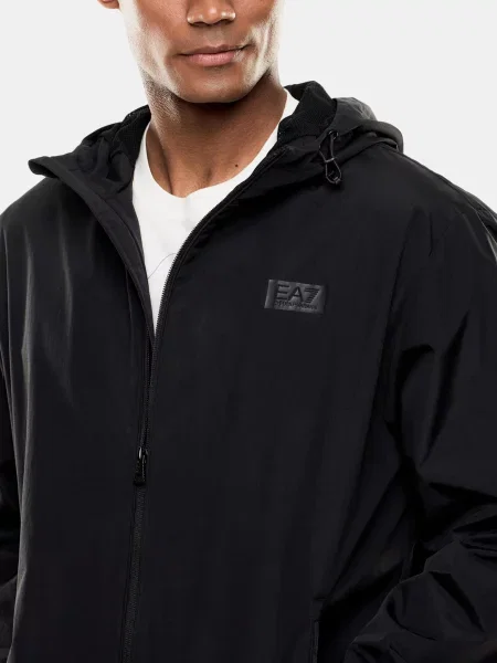 Вітровка чорний