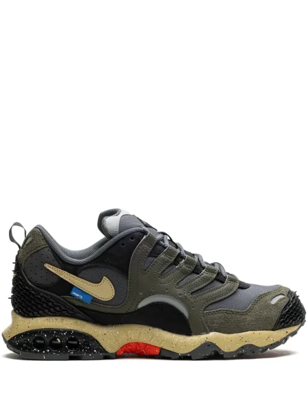 Sneakerși Nike maro