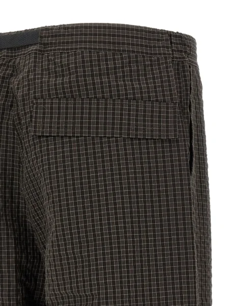 Pantaloni Gramicci în carouri maro