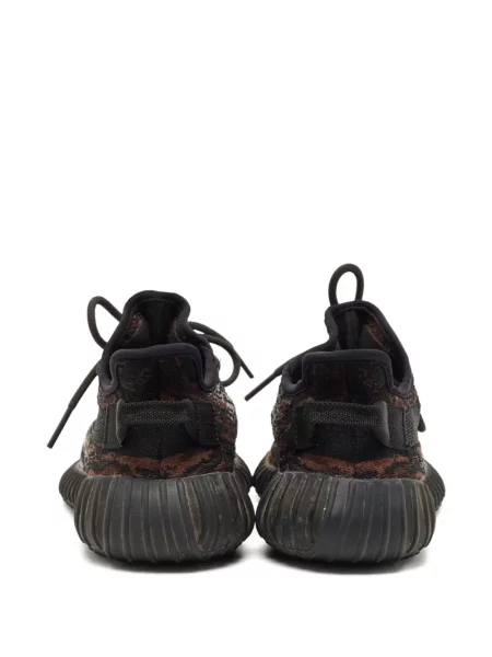 Маратонки Adidas Yeezy с връзки с дантела кафяво