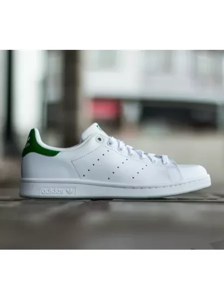 Félcipő Adidas Originals fehér
