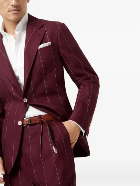 Costum Brunello Cucinelli de in roșu
