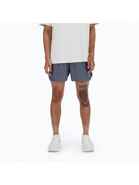 Férfi New Balance RC Seamless 5" rövidnadrág grafit. Méret: M szürke