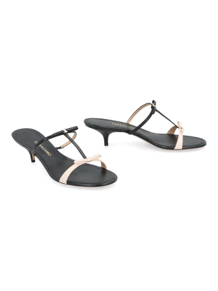 Klapki mules Ferragamo z kokardką skórzane czarne
