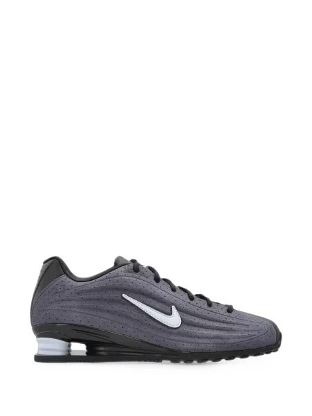 Decupat pantaloni scurți Nike cu broderie plasă roz