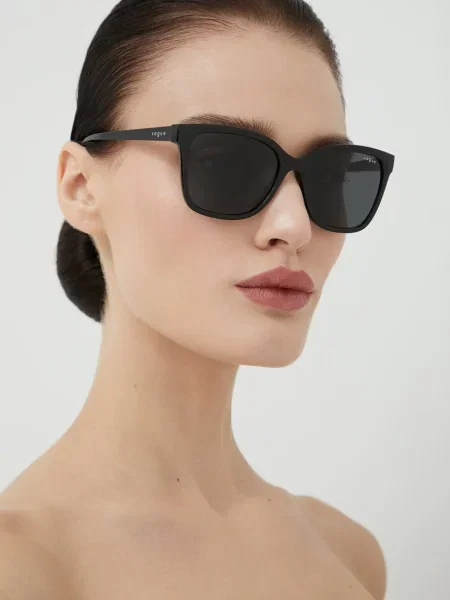 Sunčane naočale VOGUE za žene crna