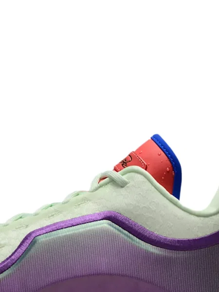Nėriniuotos sportbačiai Nike Air Force 1 su raišteliais su širdelėmis juoda