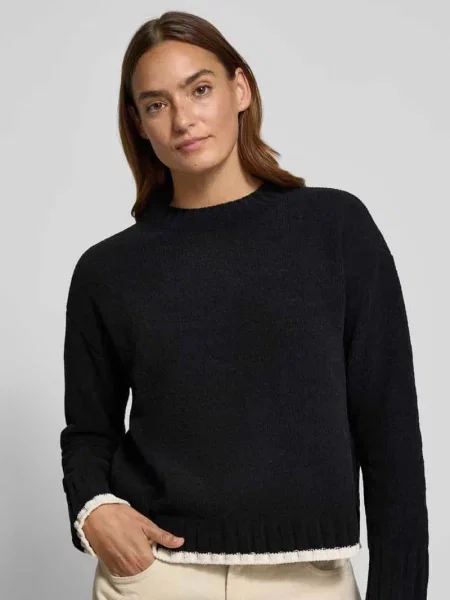 Sweter z dzianiny o kroju regular fit z brzegiem w kontrastowym kolorze model ‘SHADOW’ Vero Moda czarny