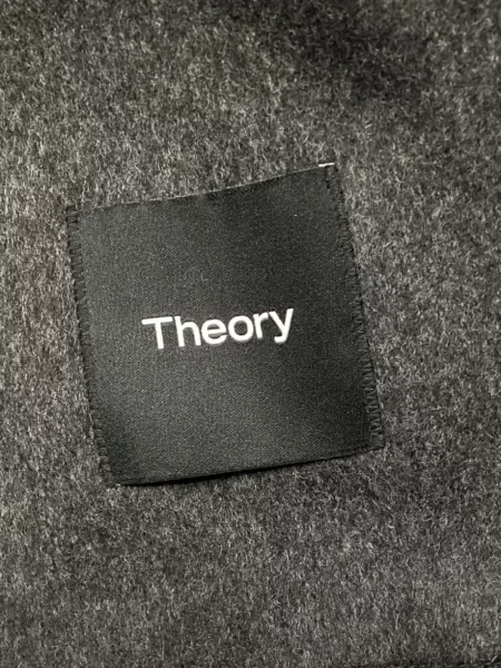 Palton Theory cu două rânduri de nasturi gri