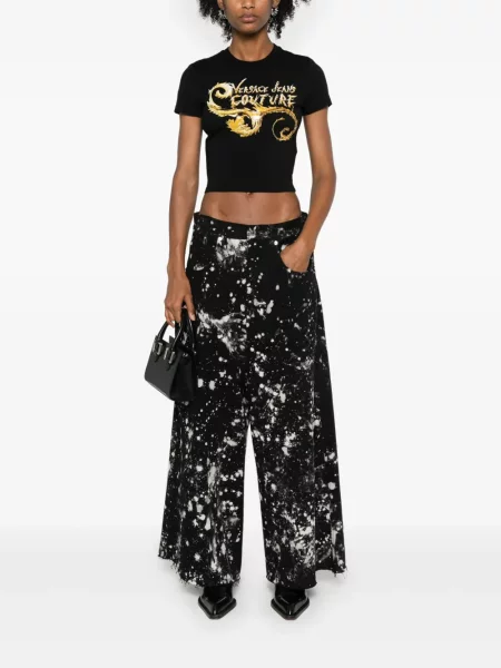 Marškinėliai Versace Jeans Couture apkarpytas juoda