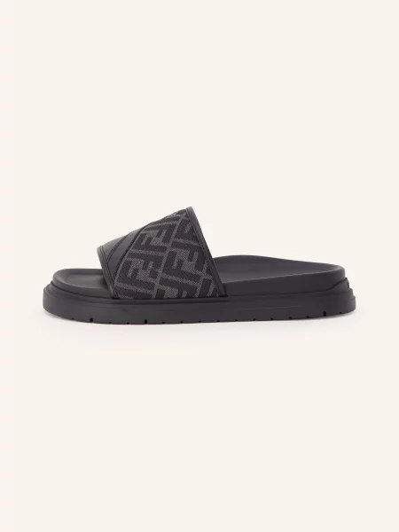 Fendi Sandály / šedá černá
