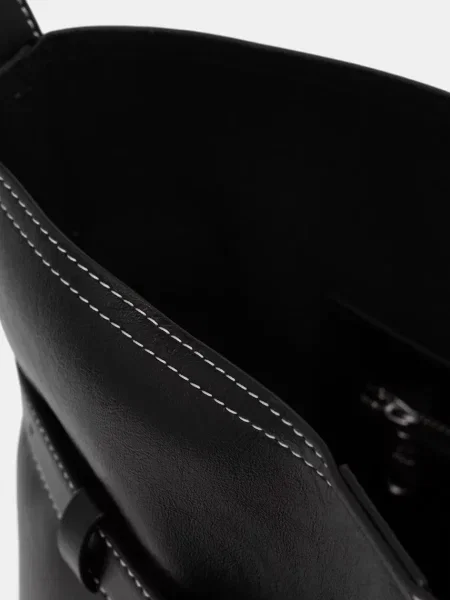 Calvin Klein Válltáskák fekete
