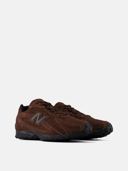 Замшевые повседневные кроссовки New Balance коричневые