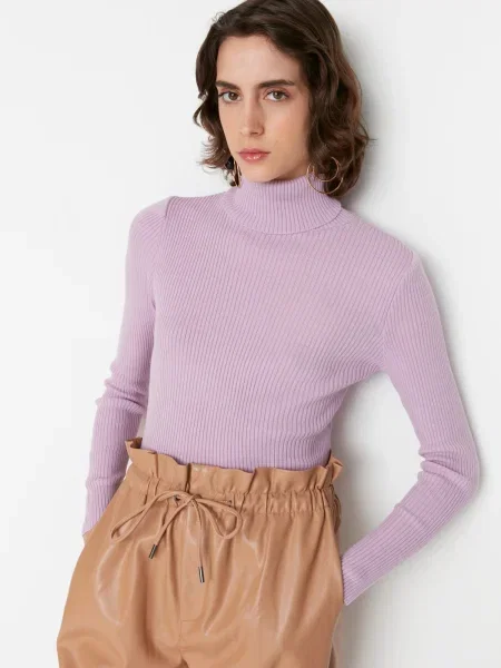 Gulerat pulover Trendyol roz