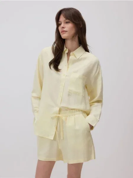 Reserved Шорти з домішкою льону світло-жовтий жовті