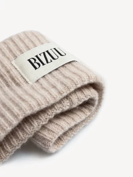 Шапка Bizuu