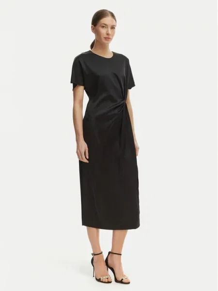 Rinascimento Коктейльна сукня чорний