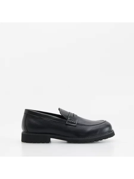 Reserved Műbőr loafer cipő fekete