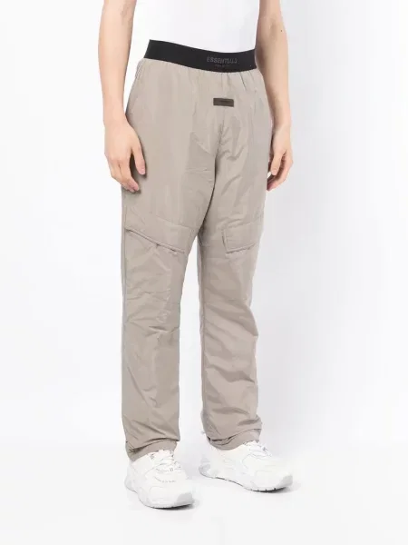 Παντελόνι Fear Of God Essentials με απλικέ καφέ